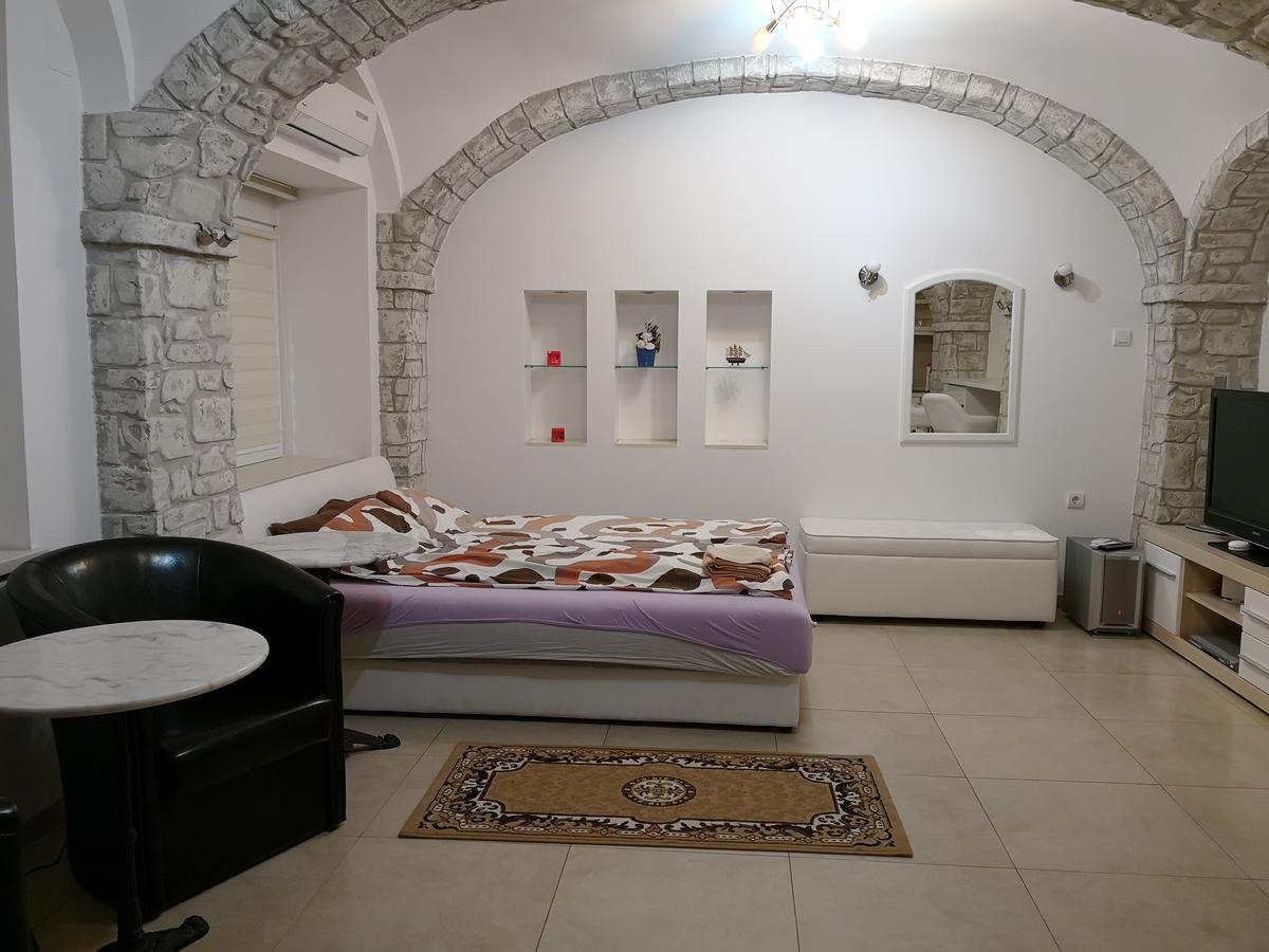 Apartment Zemun Old Town Center Belgrad Exteriör bild