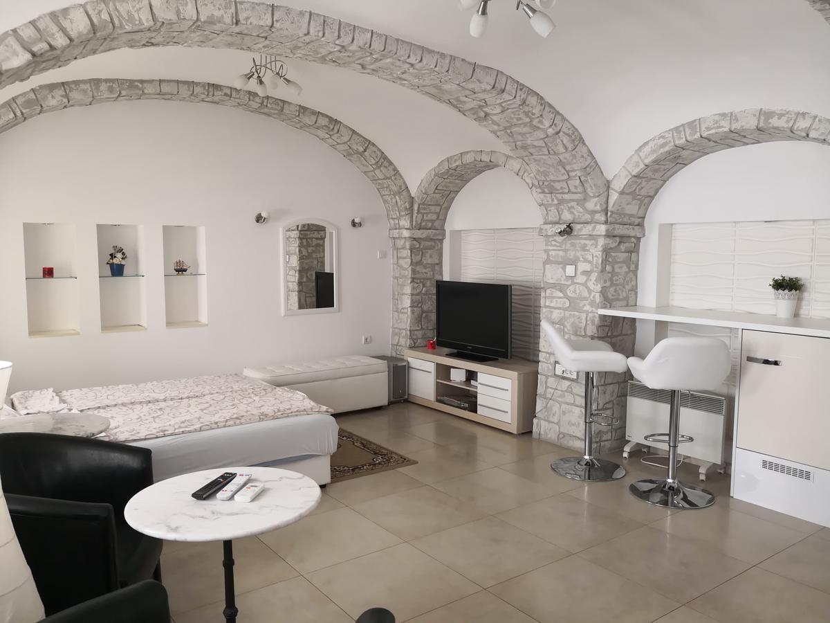 Apartment Zemun Old Town Center Belgrad Exteriör bild