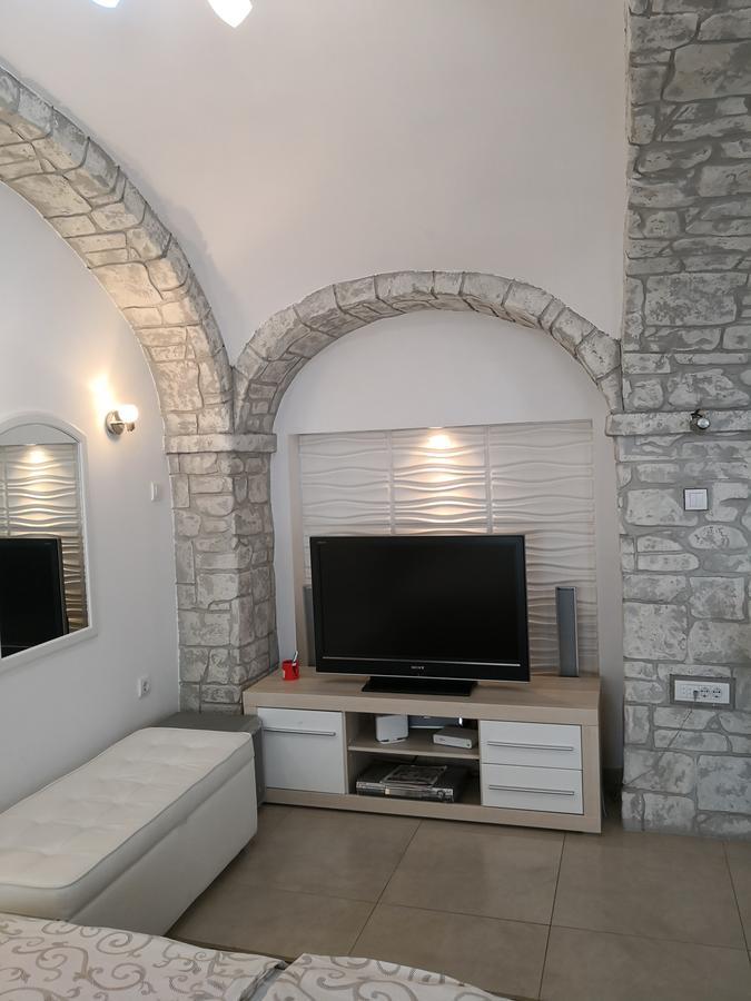 Apartment Zemun Old Town Center Belgrad Exteriör bild