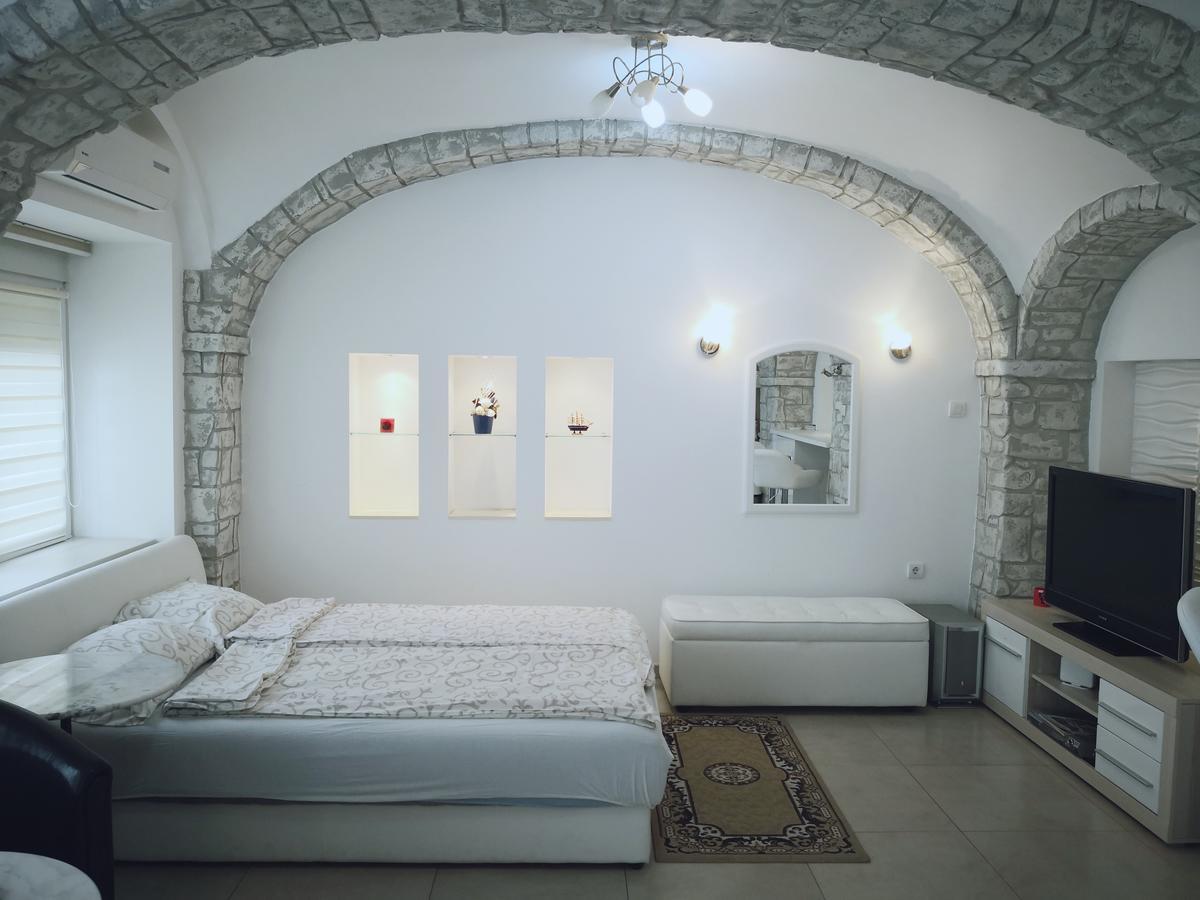 Apartment Zemun Old Town Center Belgrad Exteriör bild
