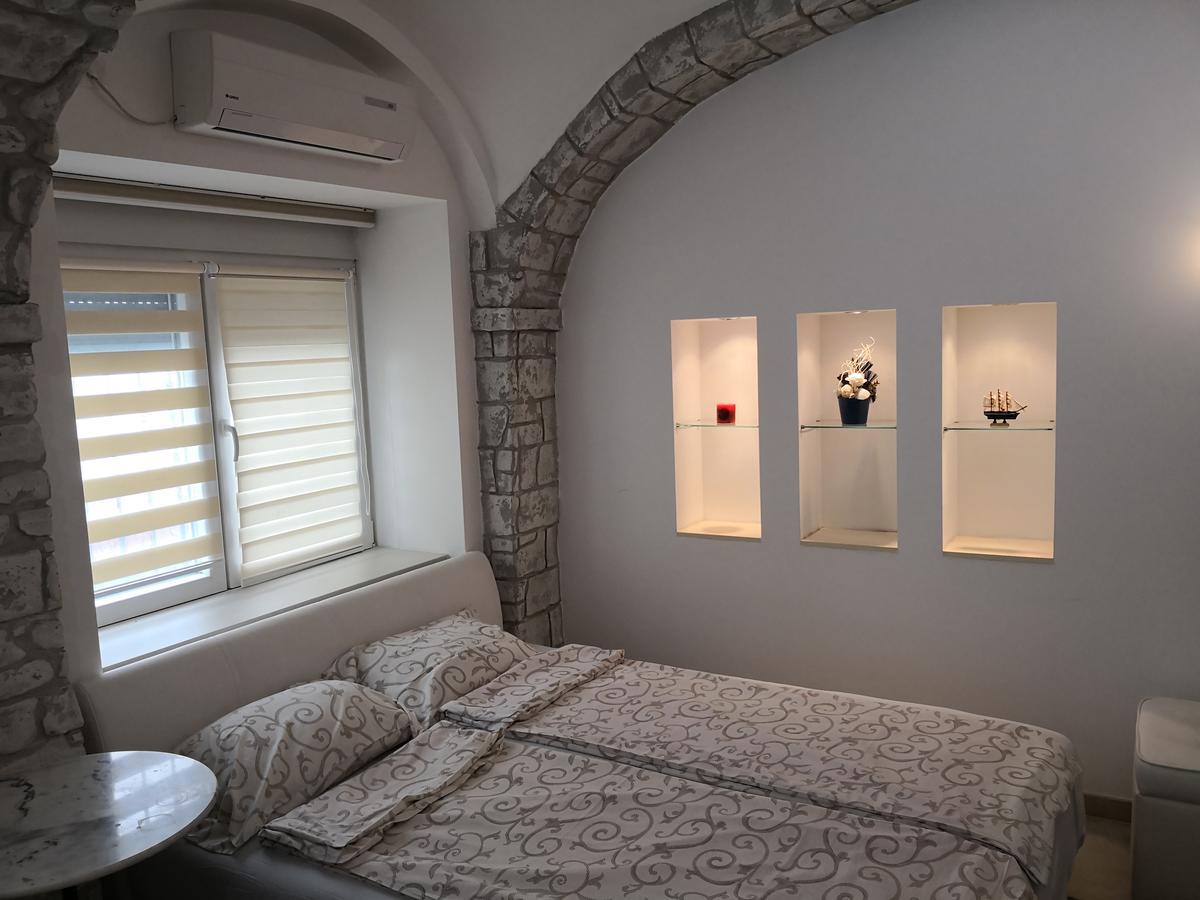 Apartment Zemun Old Town Center Belgrad Exteriör bild